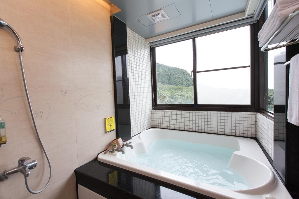 Most Natural Hotel Джиаоси Екстериор снимка