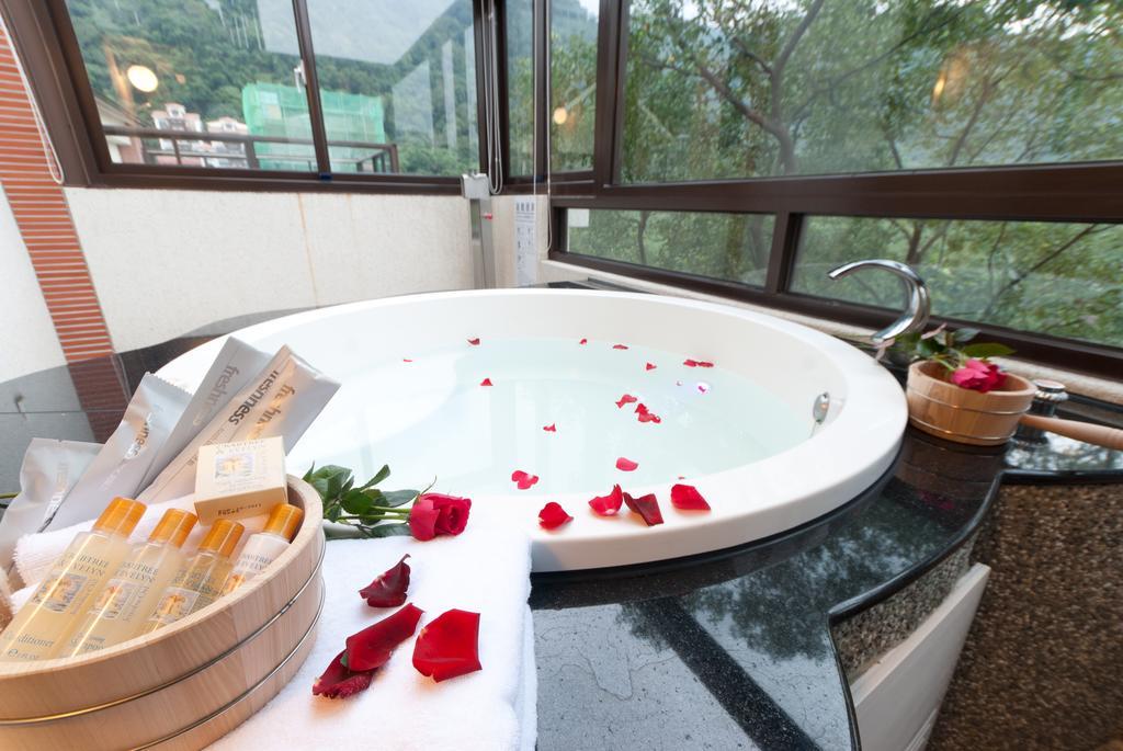 Most Natural Hotel Джиаоси Екстериор снимка
