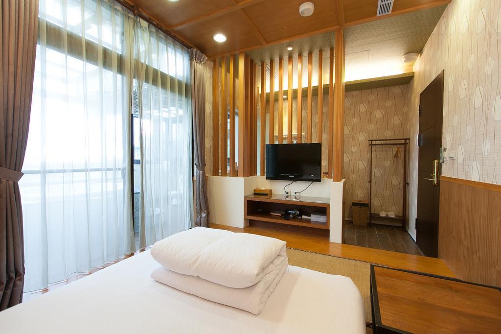 Most Natural Hotel Джиаоси Екстериор снимка