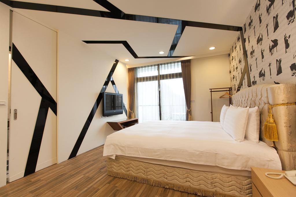 Most Natural Hotel Джиаоси Екстериор снимка