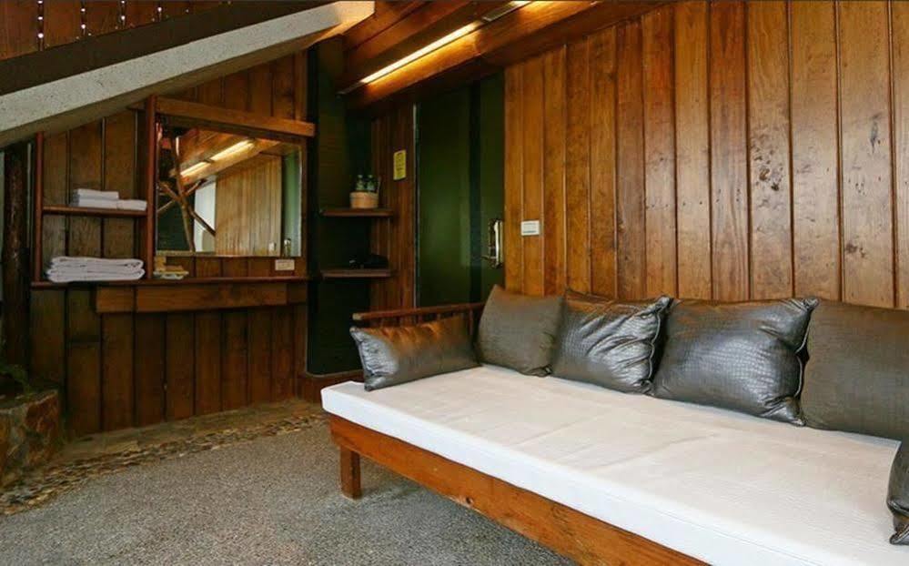 Most Natural Hotel Джиаоси Екстериор снимка