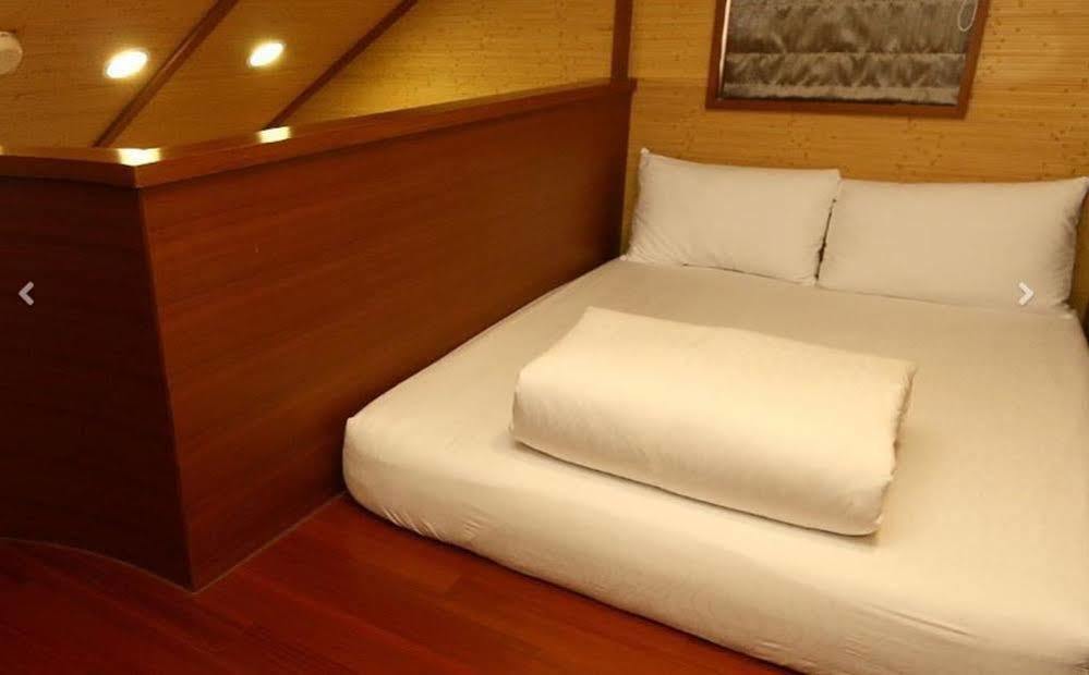 Most Natural Hotel Джиаоси Екстериор снимка